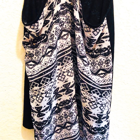 No Boundaries Knotted Back Tank Aztec Print - Picture 4 of 6